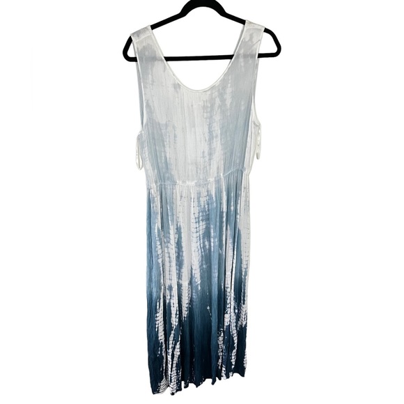 Dresses & Skirts - NWT Boho Blue Tie Dye Maxi Dress